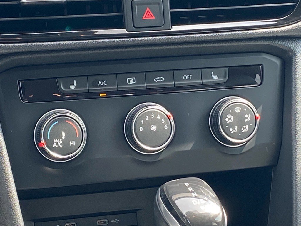 Used 2022 Volkswagen Taos SE image 10