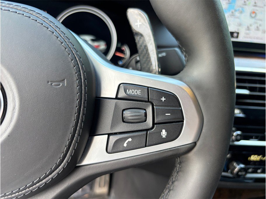 Used 2018 BMW M550i xDrive AWD/4WD image 30