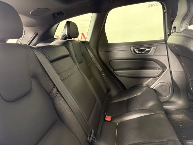 Used 2020 Volvo XC60 T5 Momentum FWD image 18
