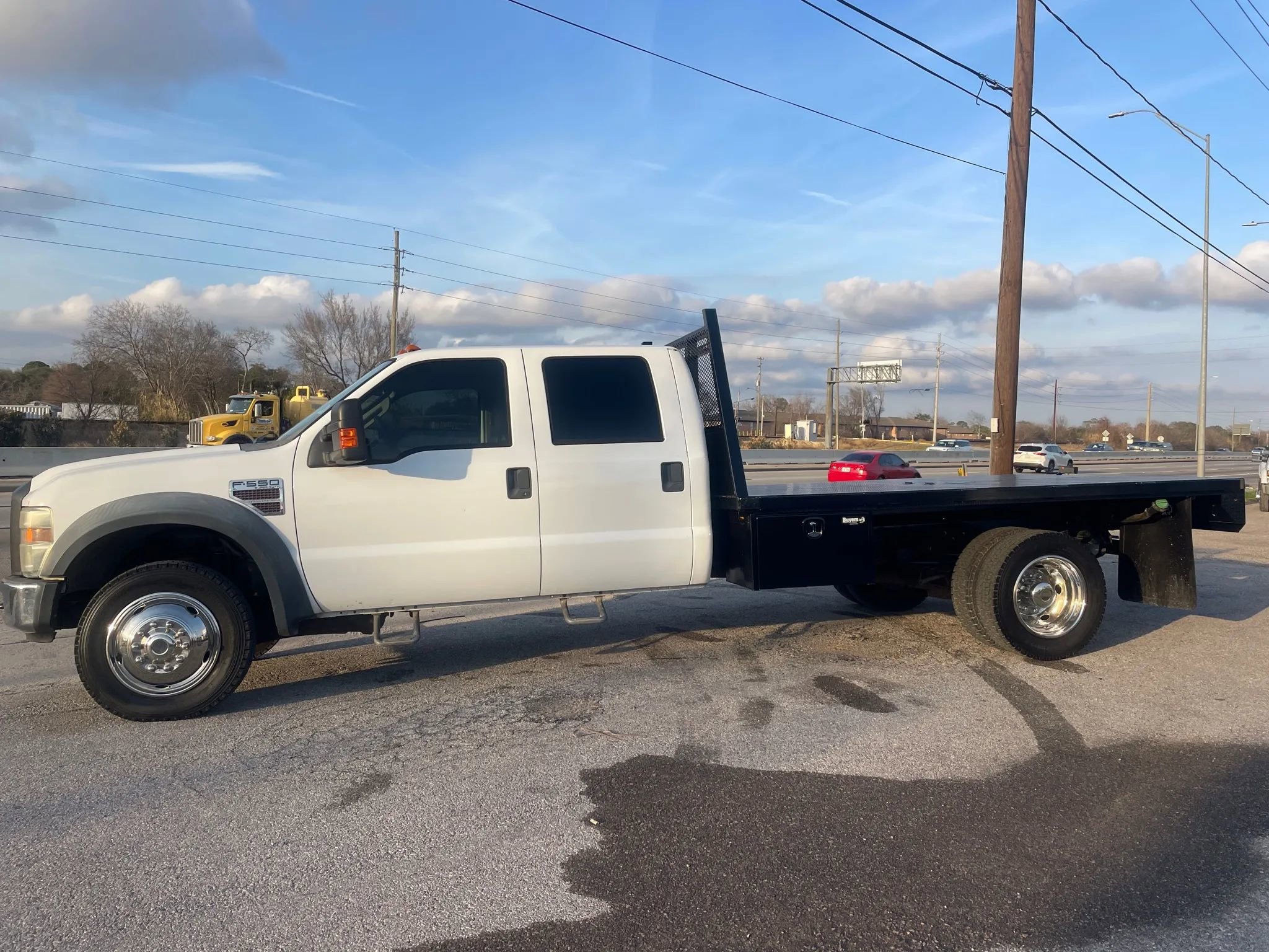 Used 2008 Ford F550 2WD Crew Cab Super Duty image 4