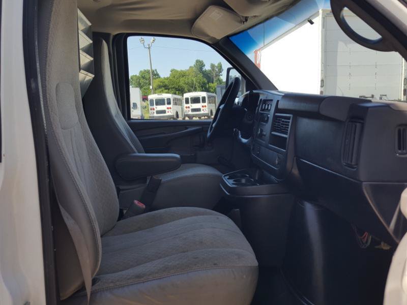 Used 2012 Chevrolet Express 3500 RWD image 17