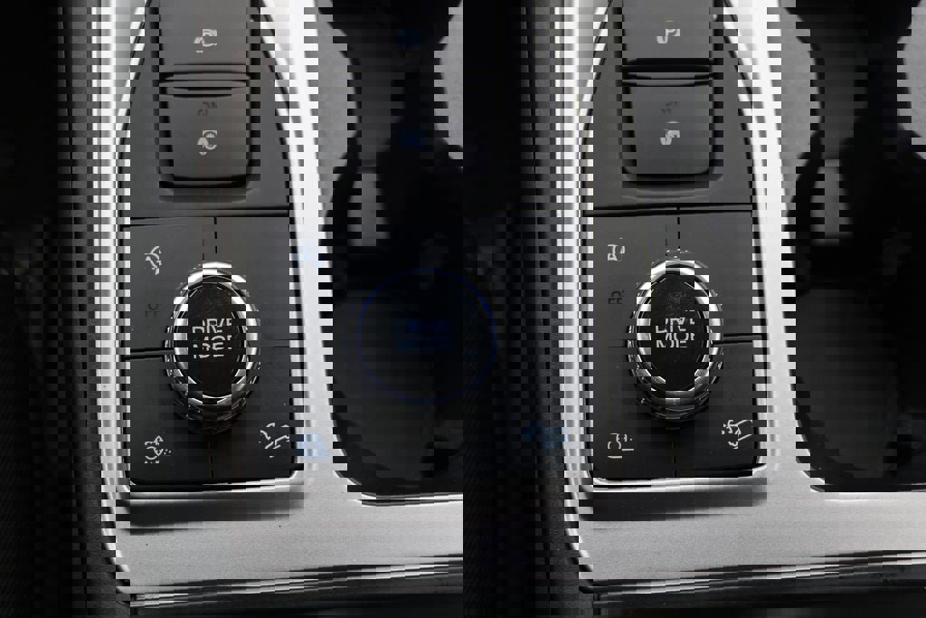 Used 2020 Ford Explorer XLT image 26