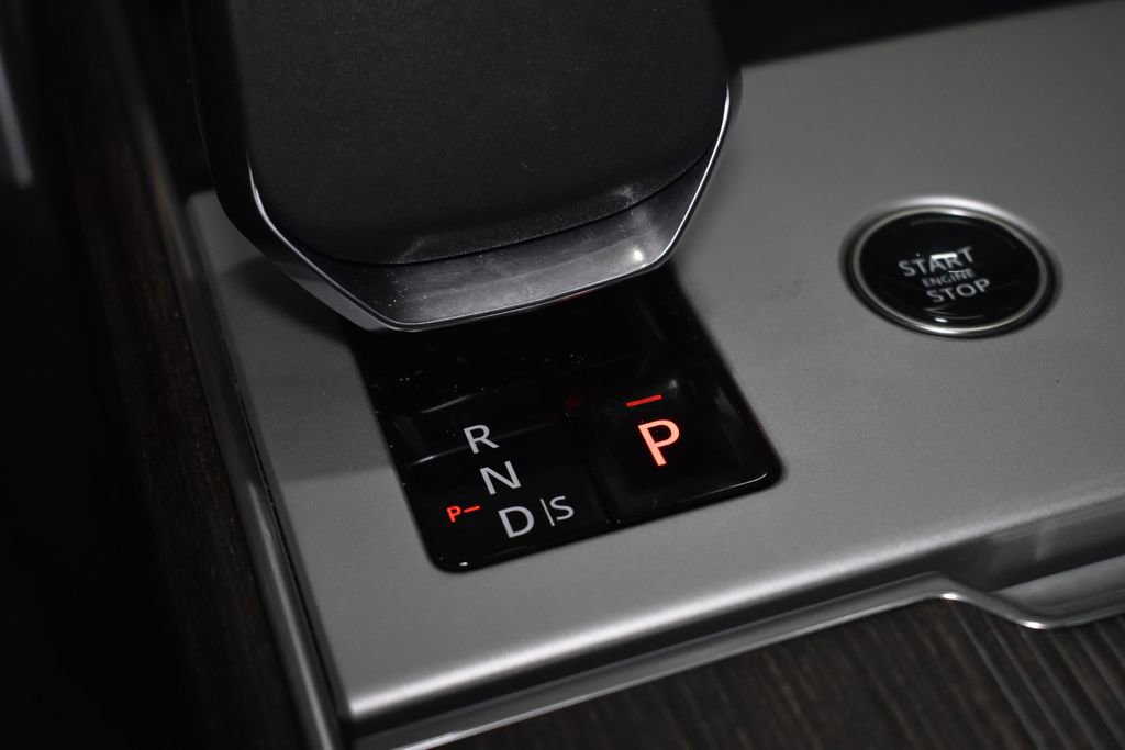 Used 2025 Land Rover Range Rover Autobiography image 41