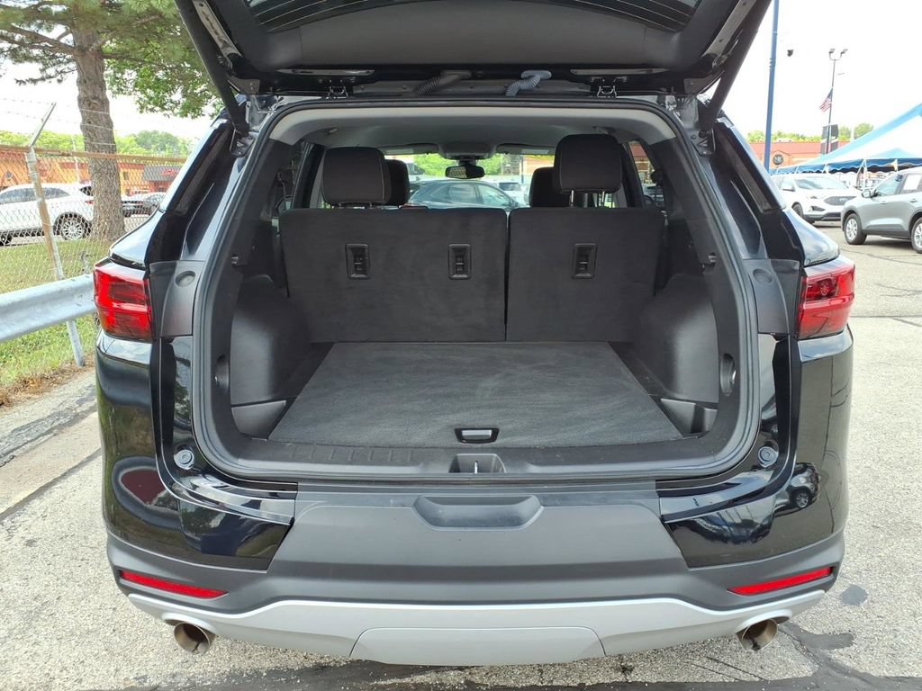 Used 2023 Chevrolet Blazer LT w/ Convenience Package FWD image 9