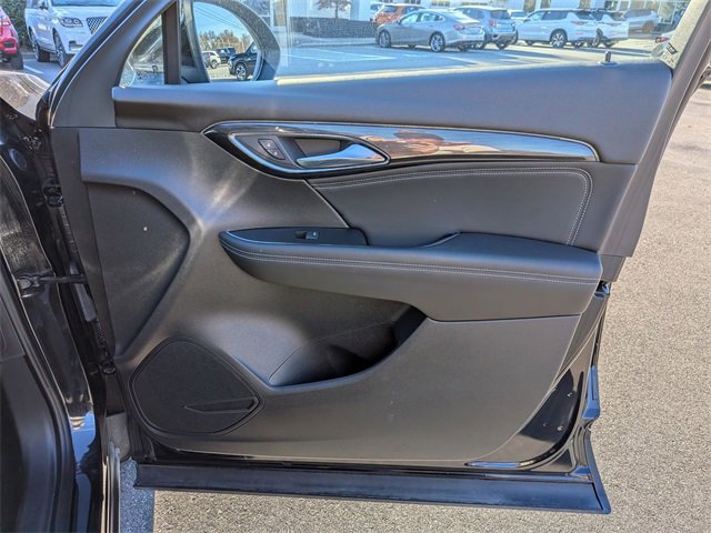 Used 2023 Buick Envision Essence image 31