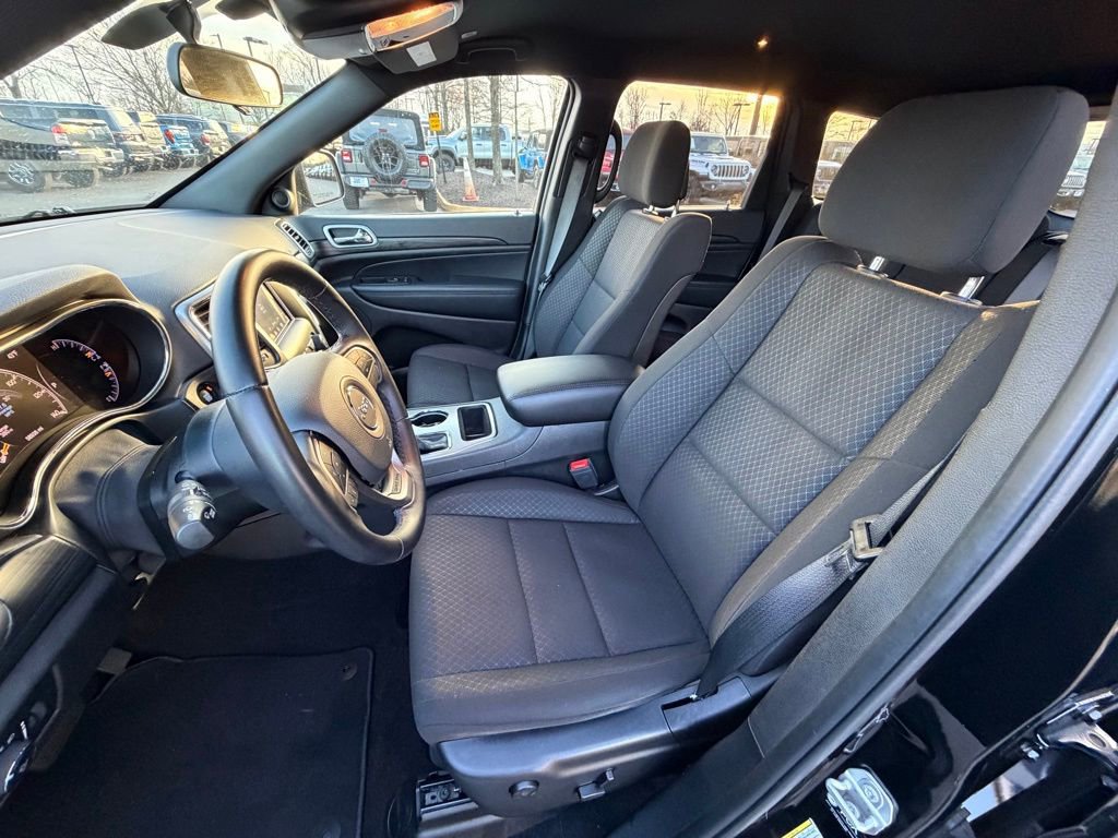 Certified 2021 Jeep Grand Cherokee Laredo image 21