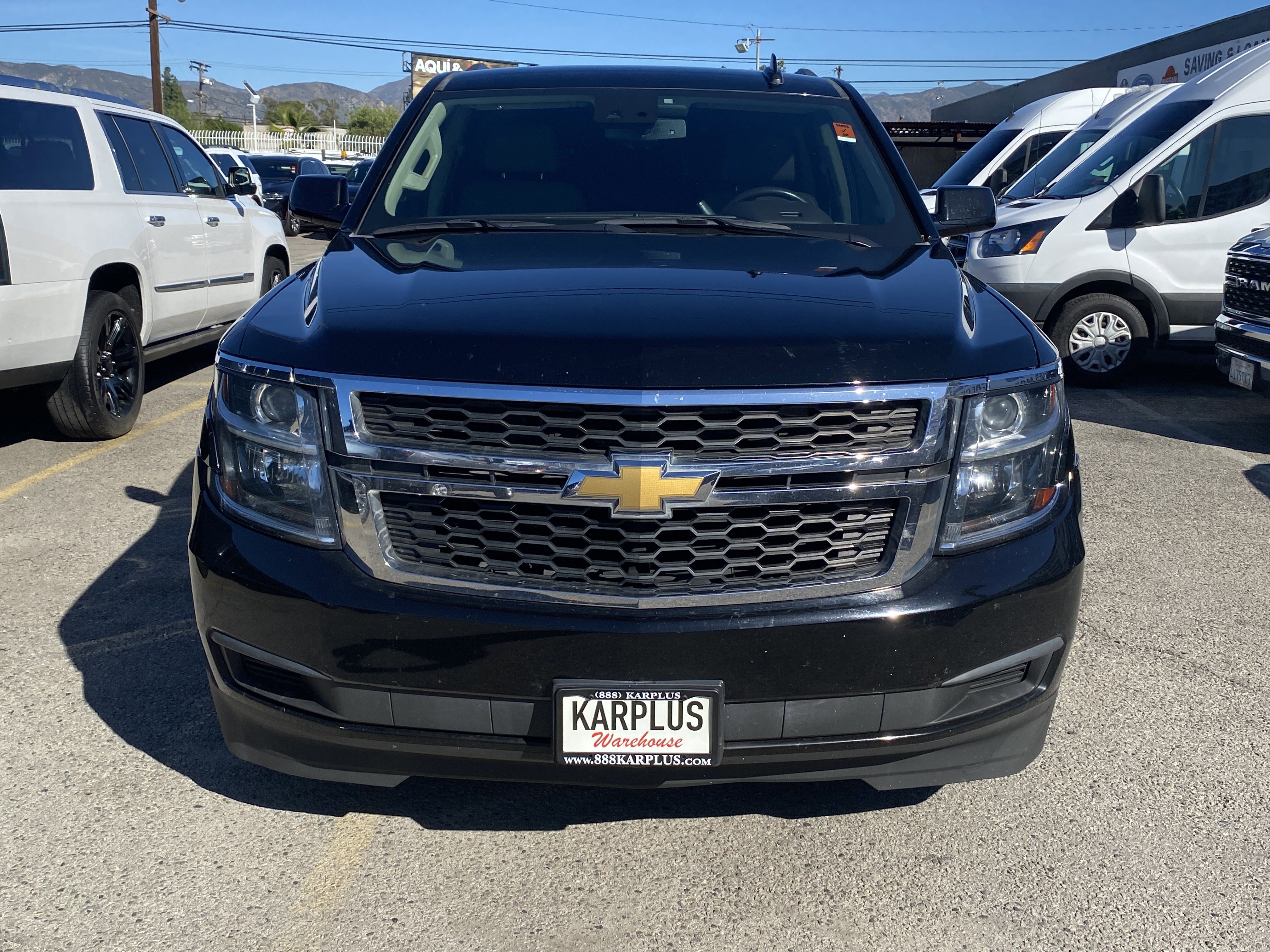 Used 2023 Chevrolet Suburban Premier image 3