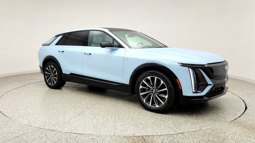 Used 2026 Cadillac Lyriq Sport AWD/4WD image 3