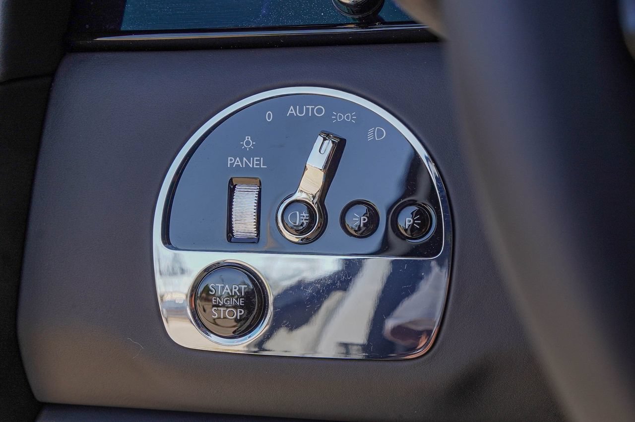 New 2026 Rolls-Royce Cullinan AWD/4WD image 32