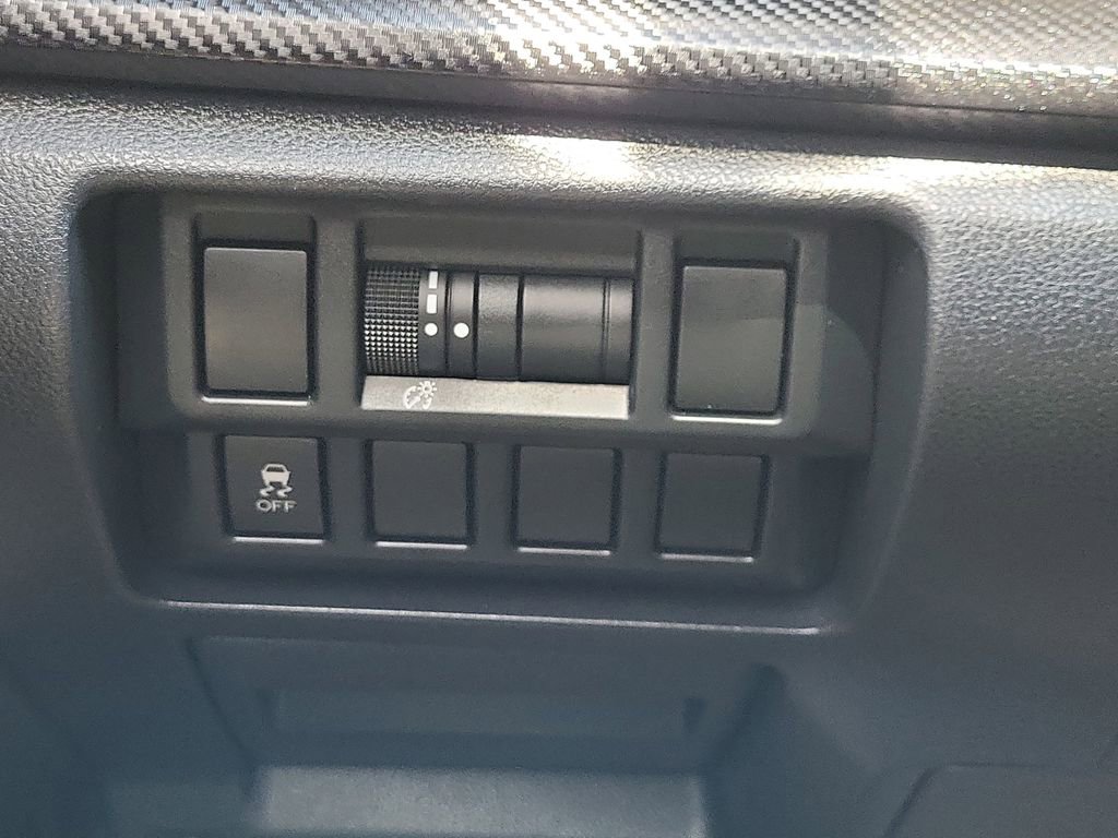 Used 2018 Subaru Crosstrek 2.0i AWD/4WD image 23