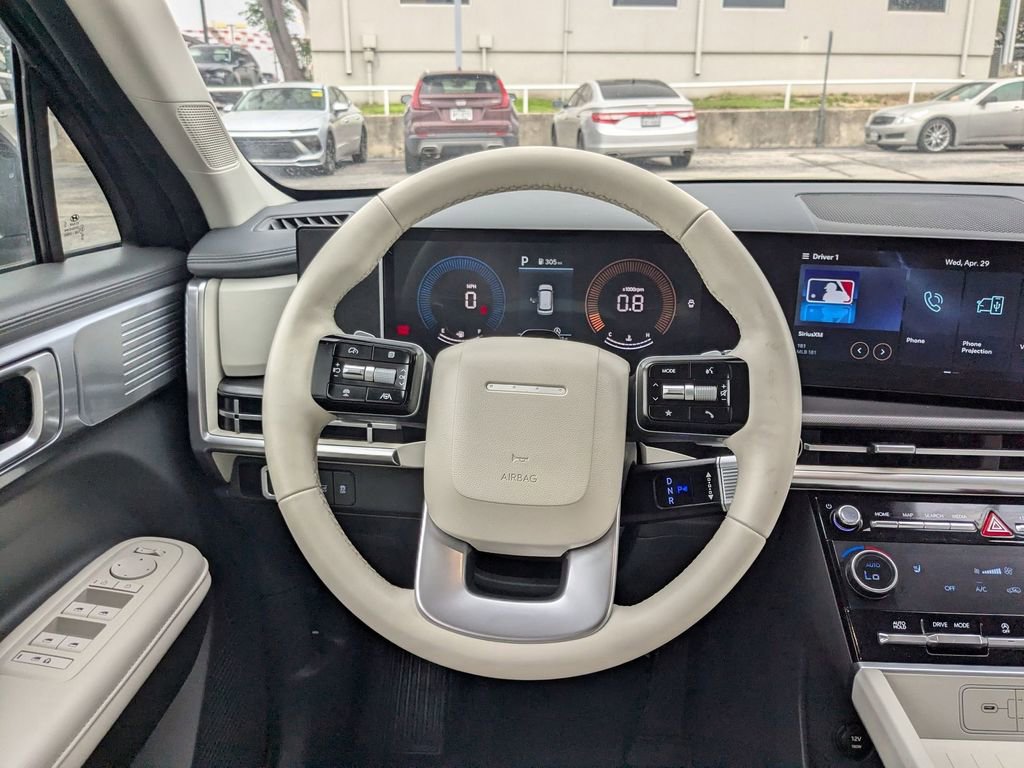 Used 2025 Hyundai Santa Fe SEL FWD image 25