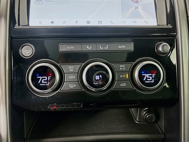 Used 2019 Land Rover Discovery HSE image 17