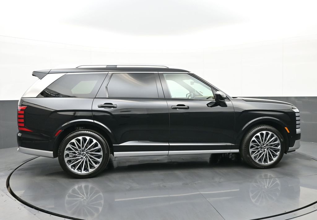Used 2026 Hyundai Palisade Calligraphy image 3