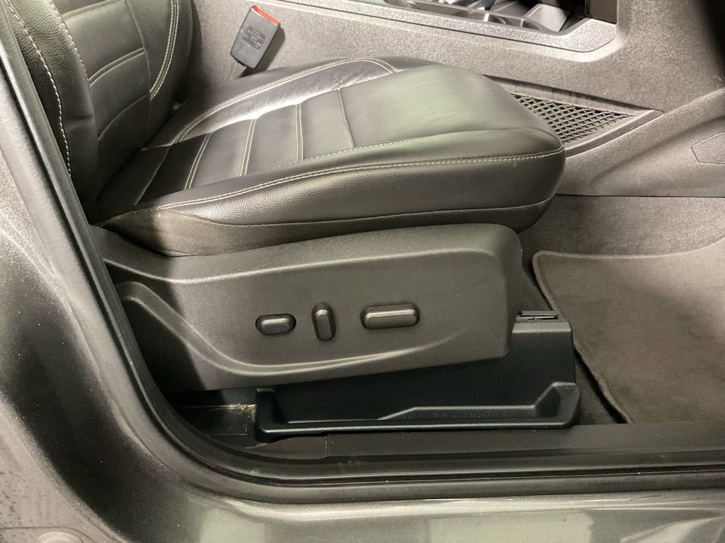 Used 2017 Ford Escape Titanium image 33