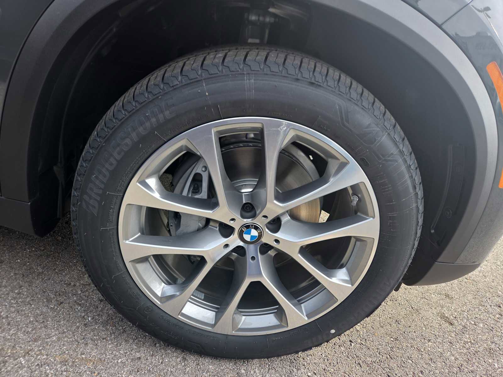 New 2026 BMW X5 xDrive40i w/ Climate Comfort Package image 2