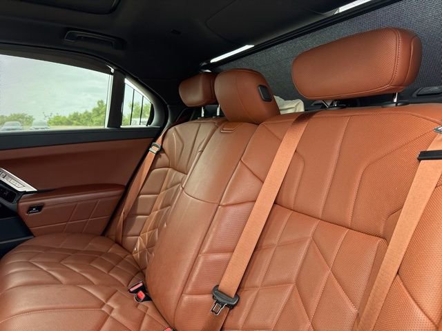 Used 2023 BMW 760i xDrive image 12