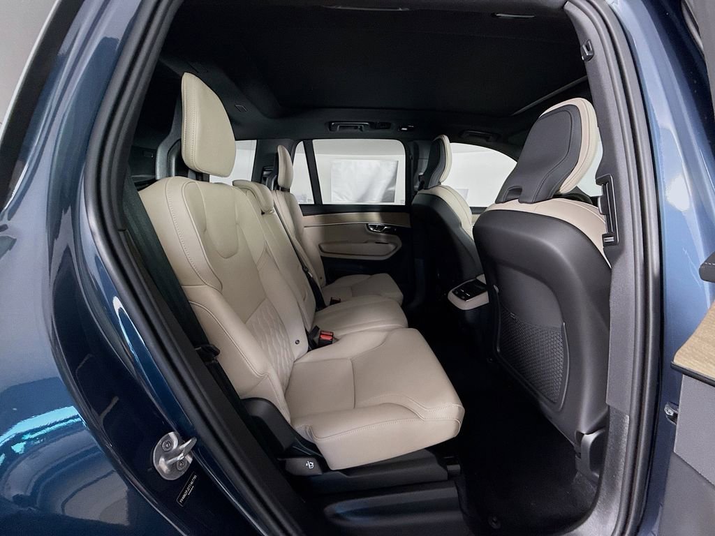 New 2026 Volvo XC90 B6 Core w/ Protection Package image 27