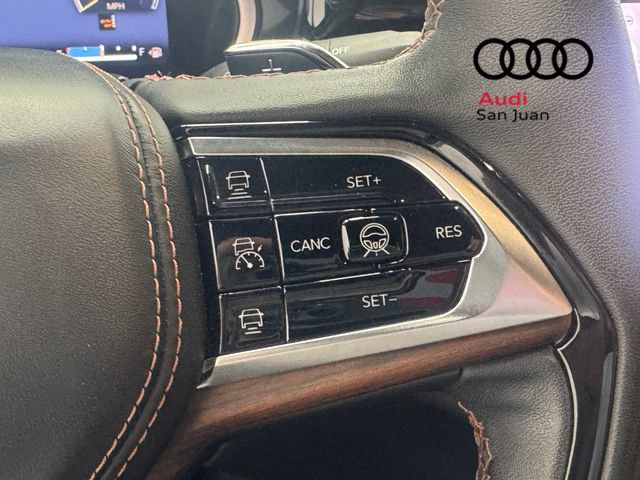 Used 2023 Jeep Grand Cherokee Summit w/ Adv Protech Group IV AWD/4WD image 20