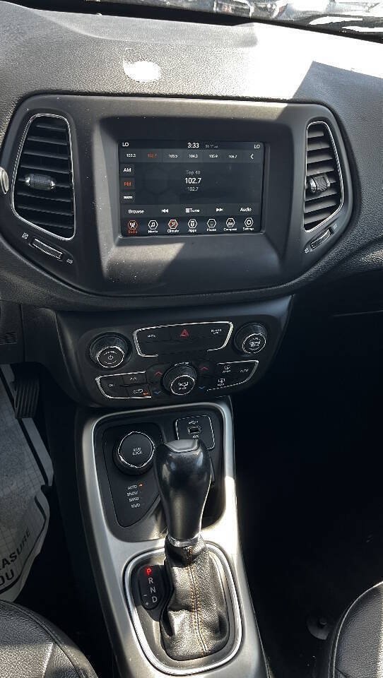 Used 2019 Jeep Compass Latitude AWD/4WD image 16