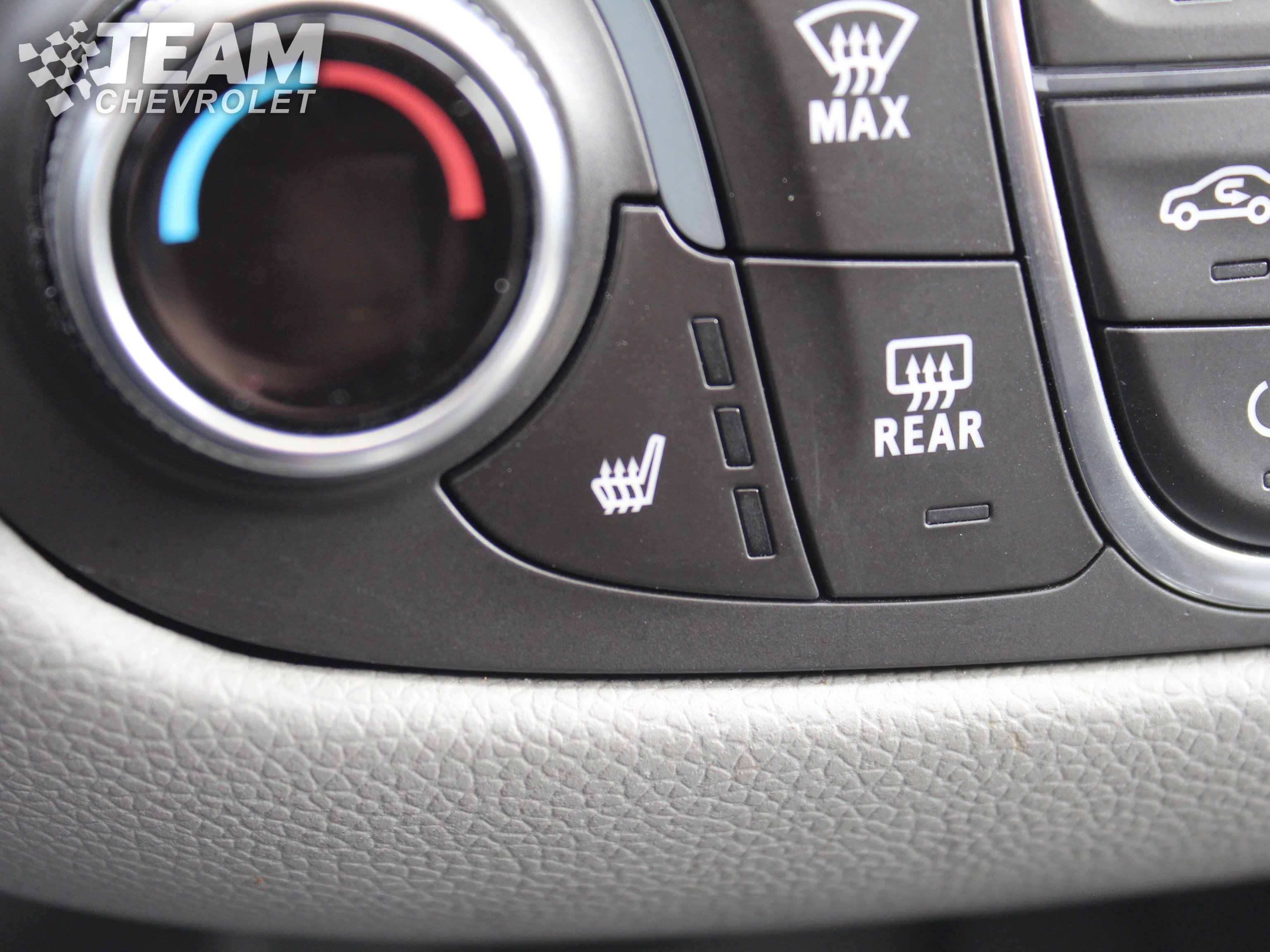 Used 2018 Chevrolet Equinox LT w/ Sun & Infotainment Package image 18