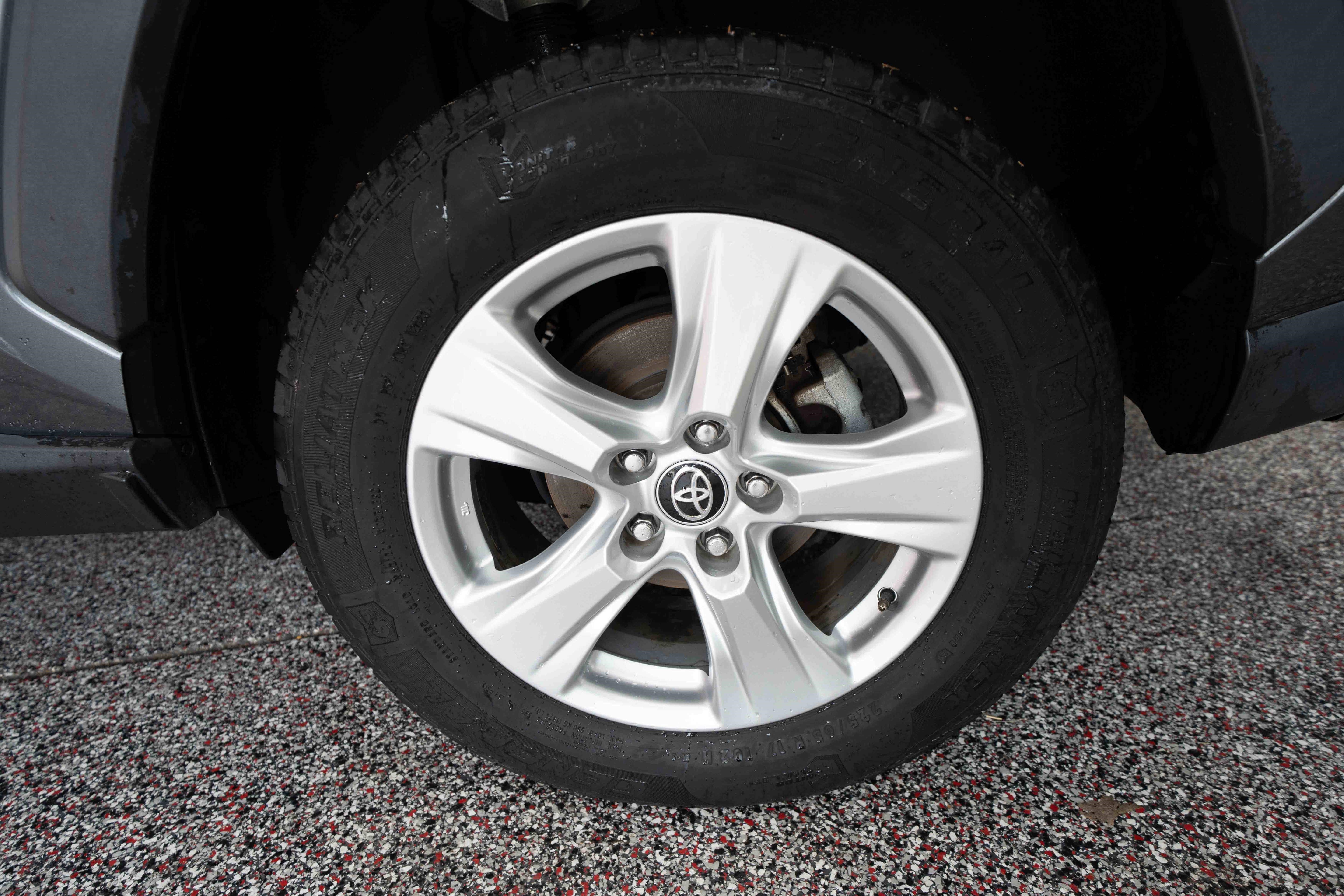 Used 2021 Toyota RAV4 XLE FWD image 27