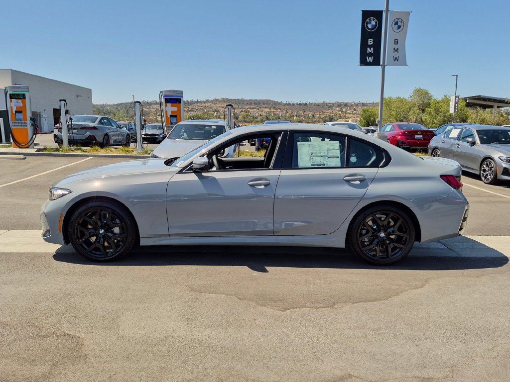 New 2026 BMW 330i Sedan w/ M Sport Package RWD image 5