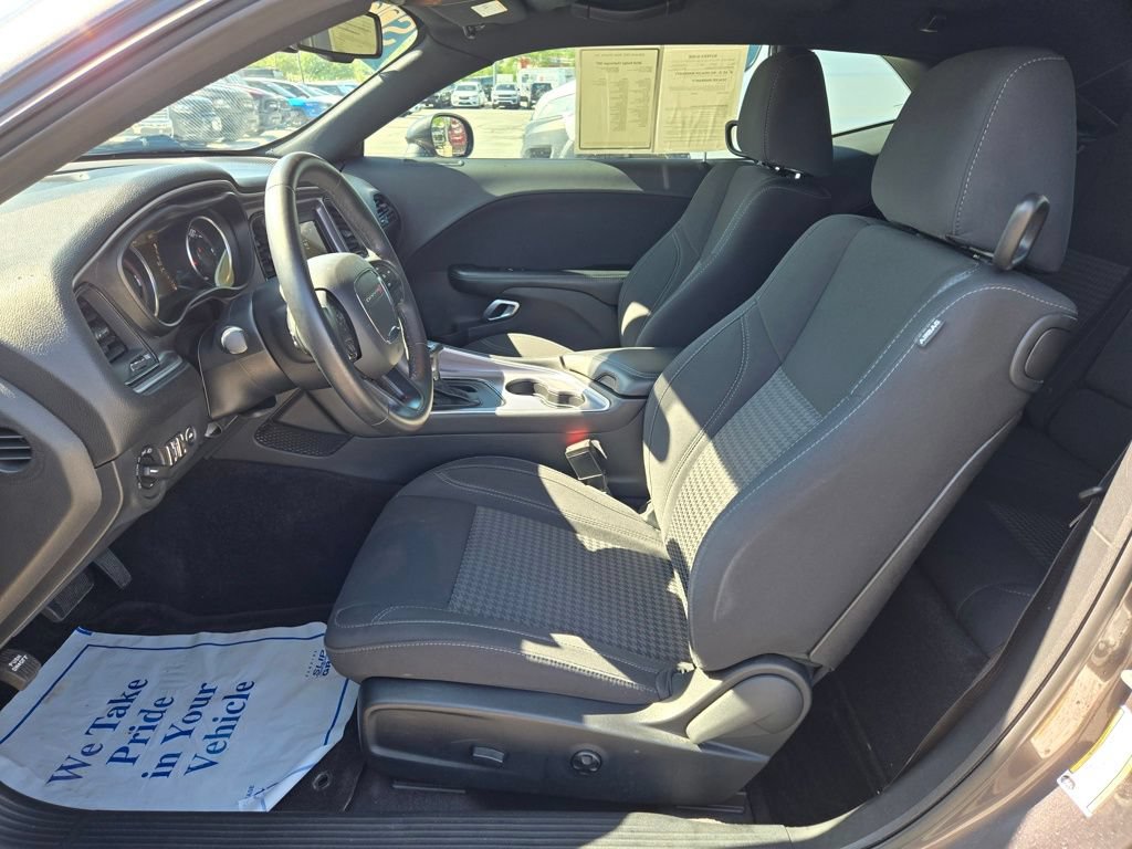 Used 2019 Dodge Challenger SXT RWD image 14