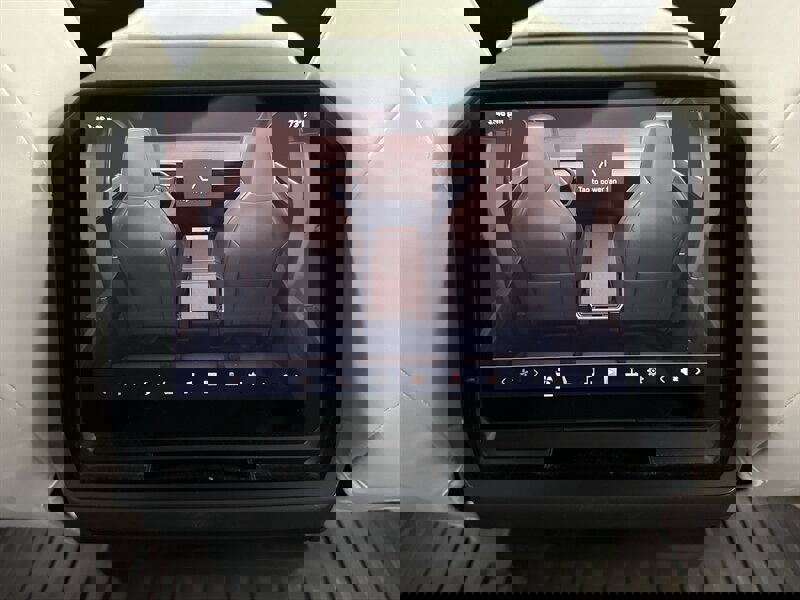 Used 2024 Tesla Cybertruck AWD Crew Cab image 30