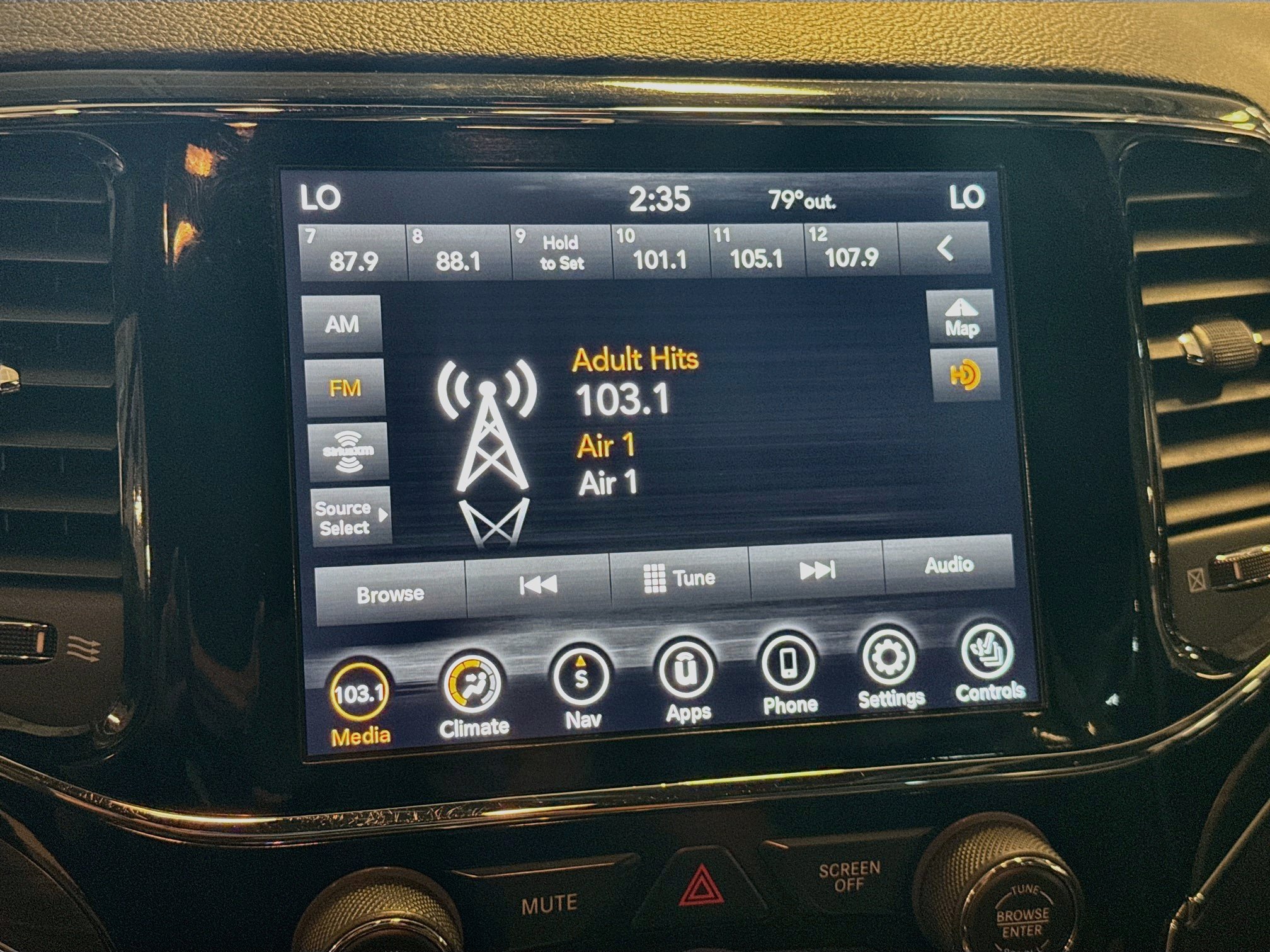 Used 2019 Jeep Grand Cherokee Limited AWD/4WD image 19