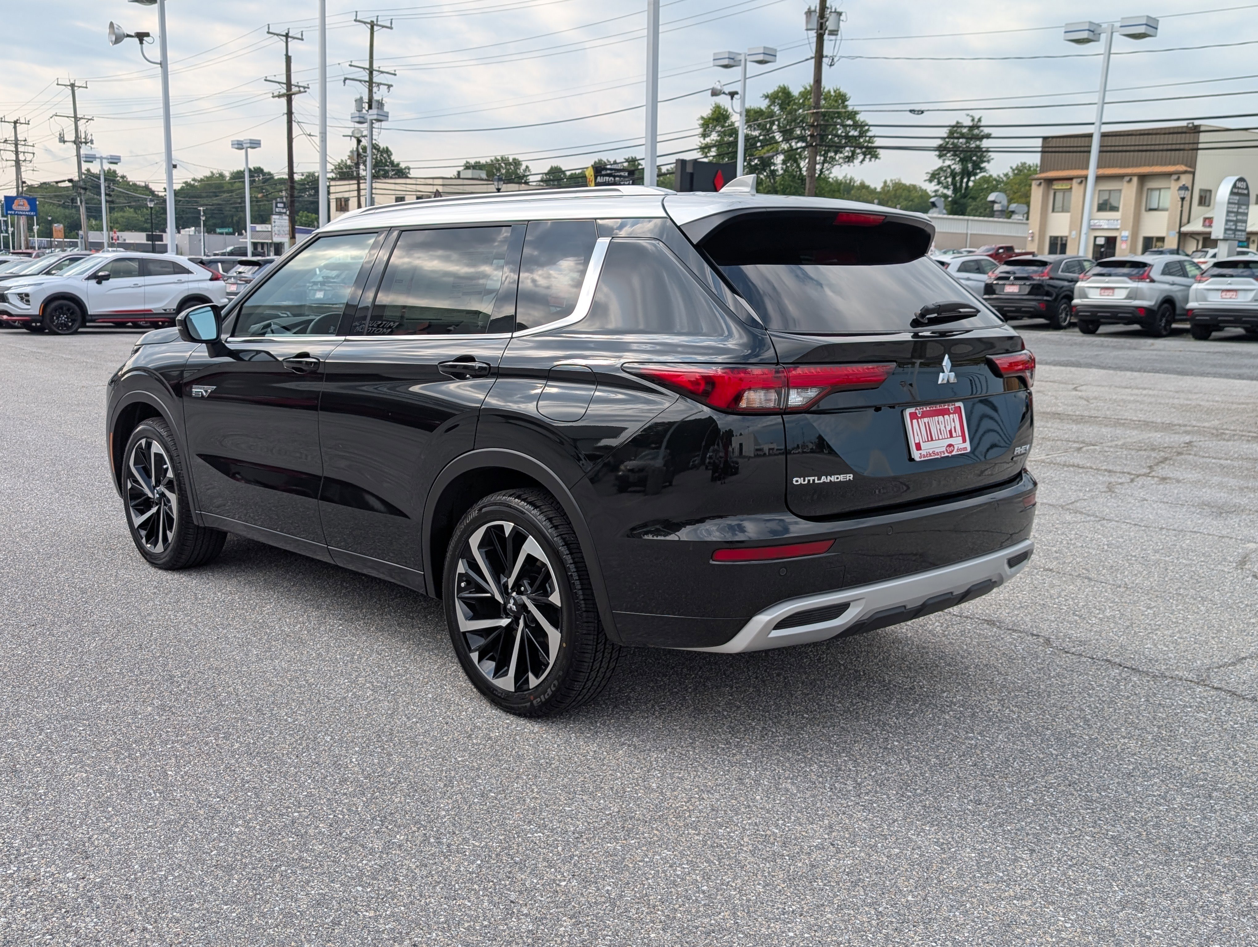 New 2025 Mitsubishi Outlander SEL image 7