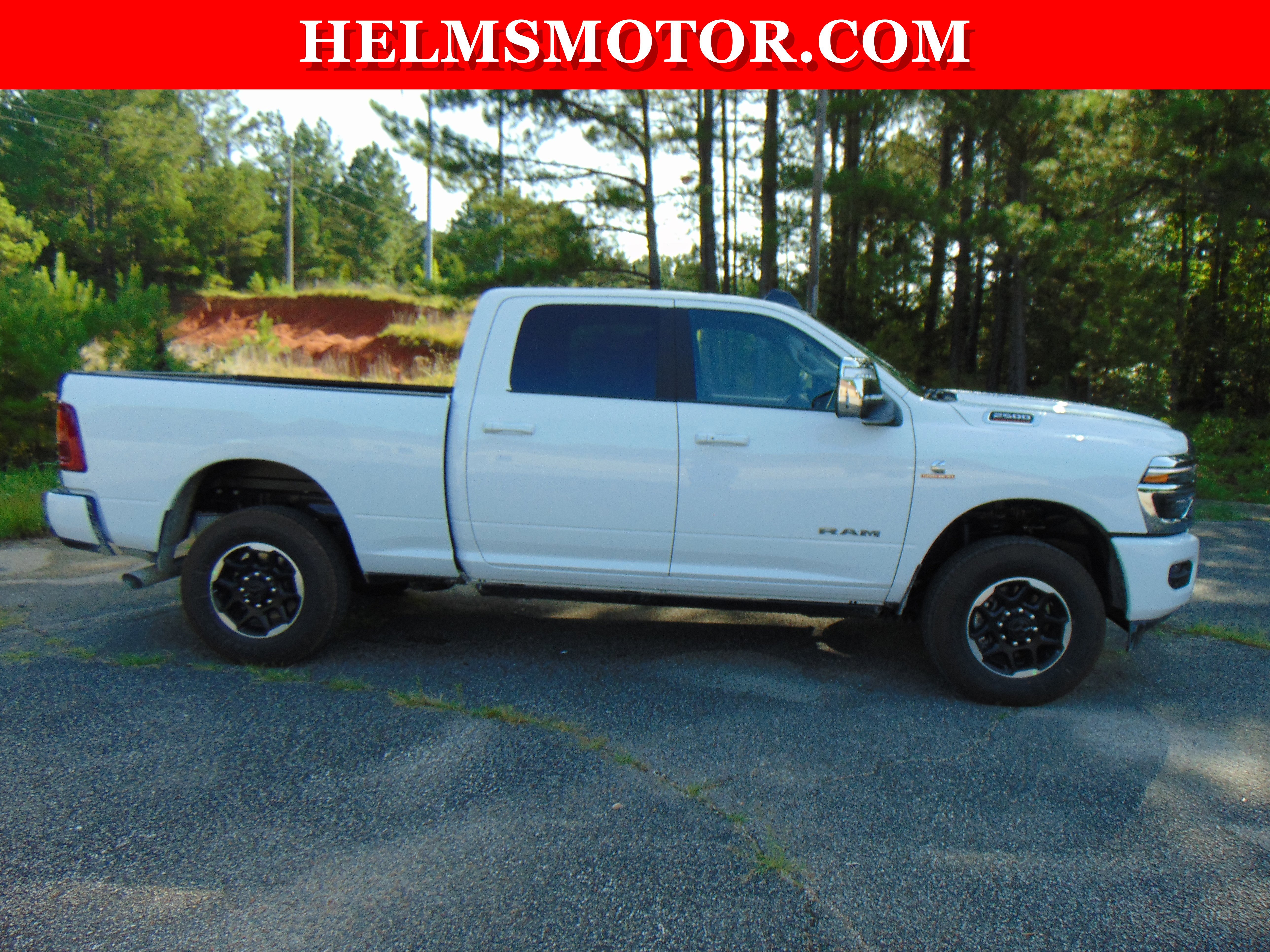 New 2025 RAM 2500 Laramie AWD/4WD image 9