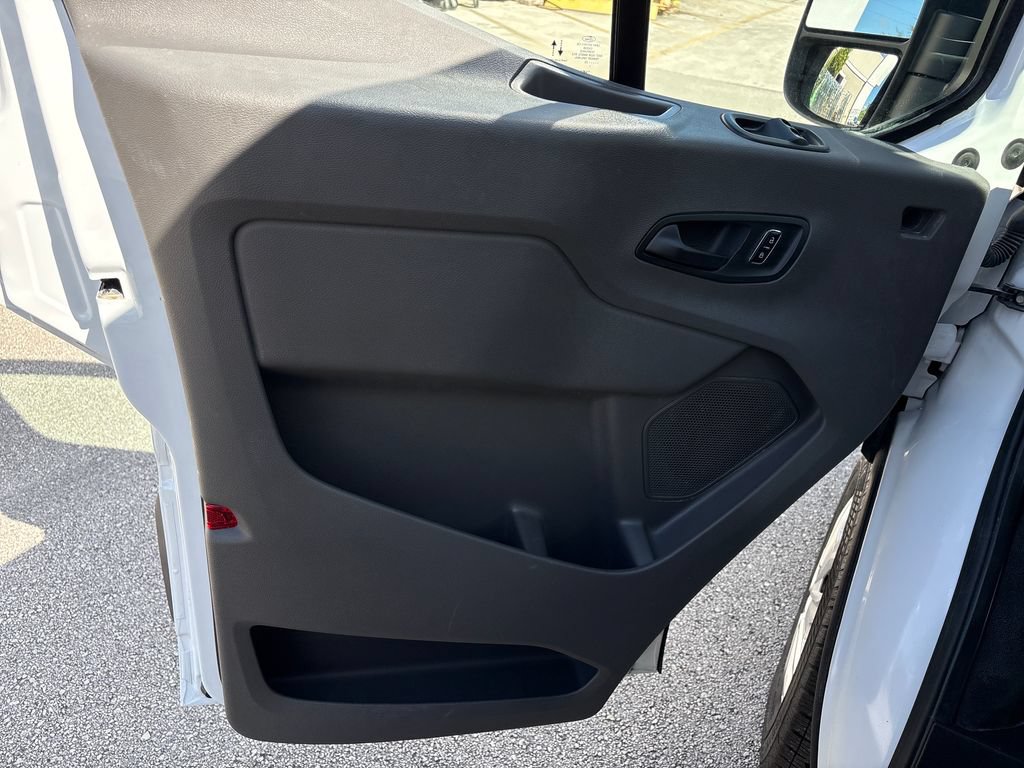 Certified 2025 Ford Transit 250 Low Roof w/ Exterior Upgrade Package RWD image 27