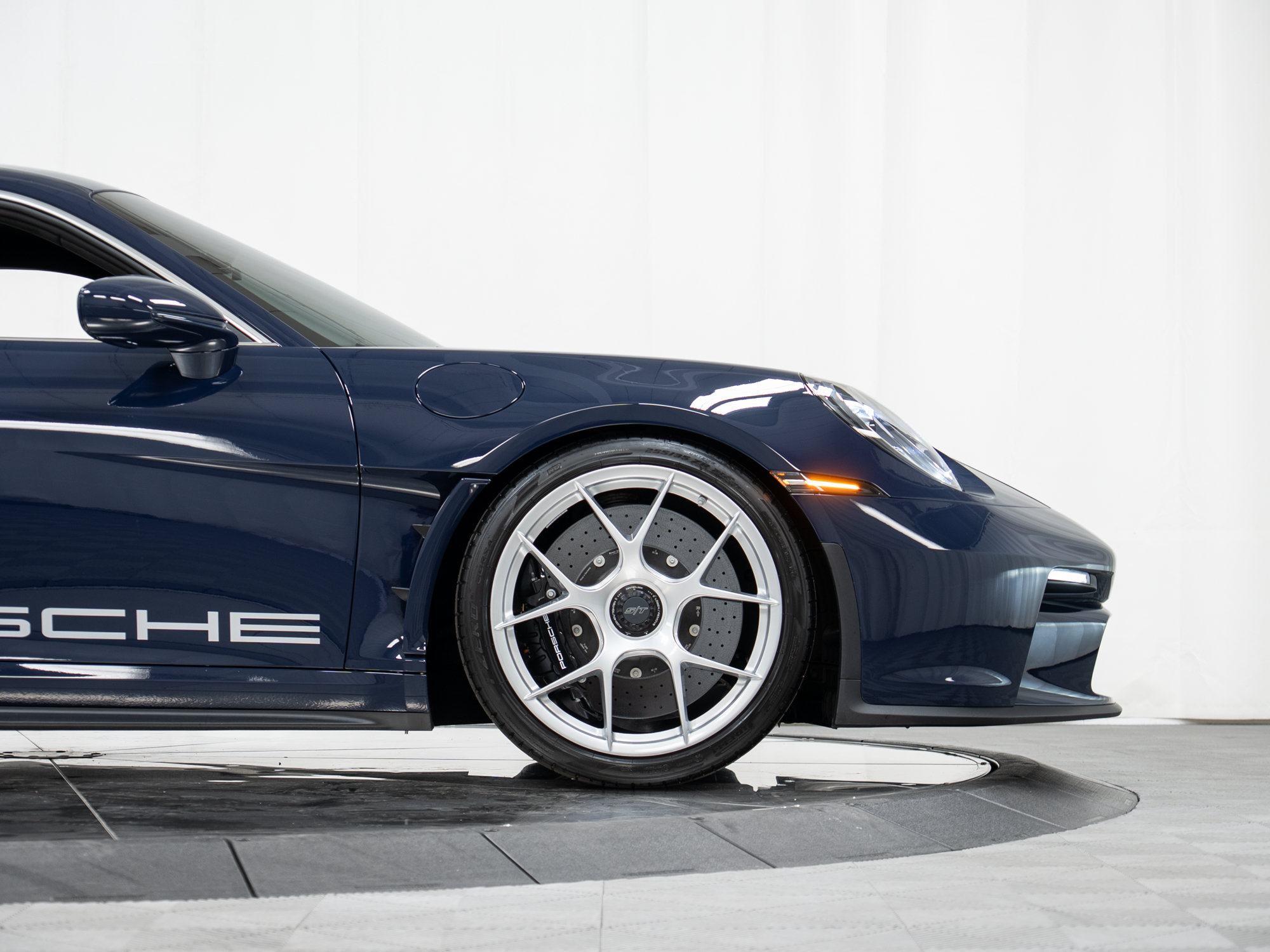 Used 2024 Porsche 911 GT3 RS RWD image 9