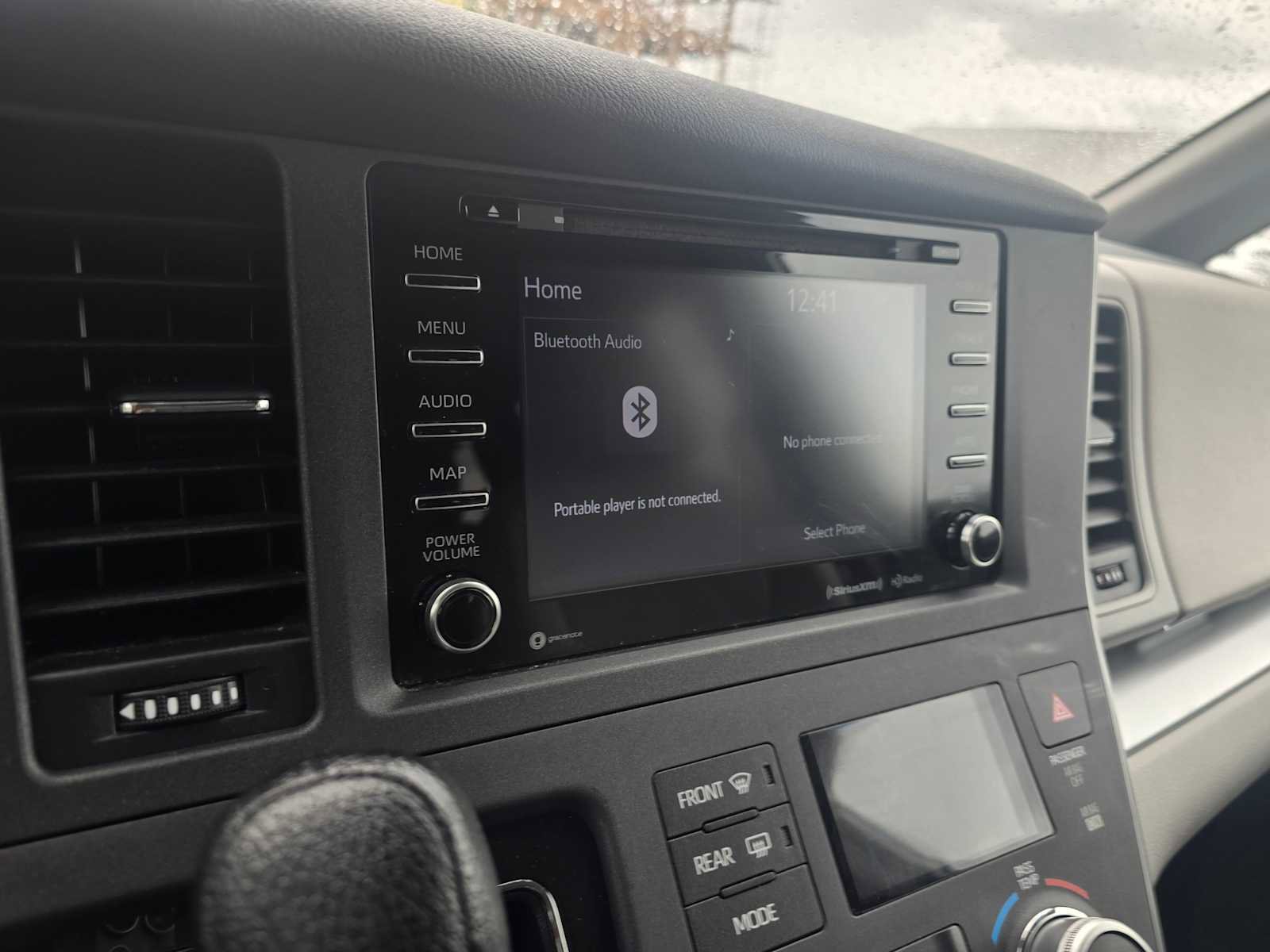 Used 2020 Toyota Sienna LE FWD image 25