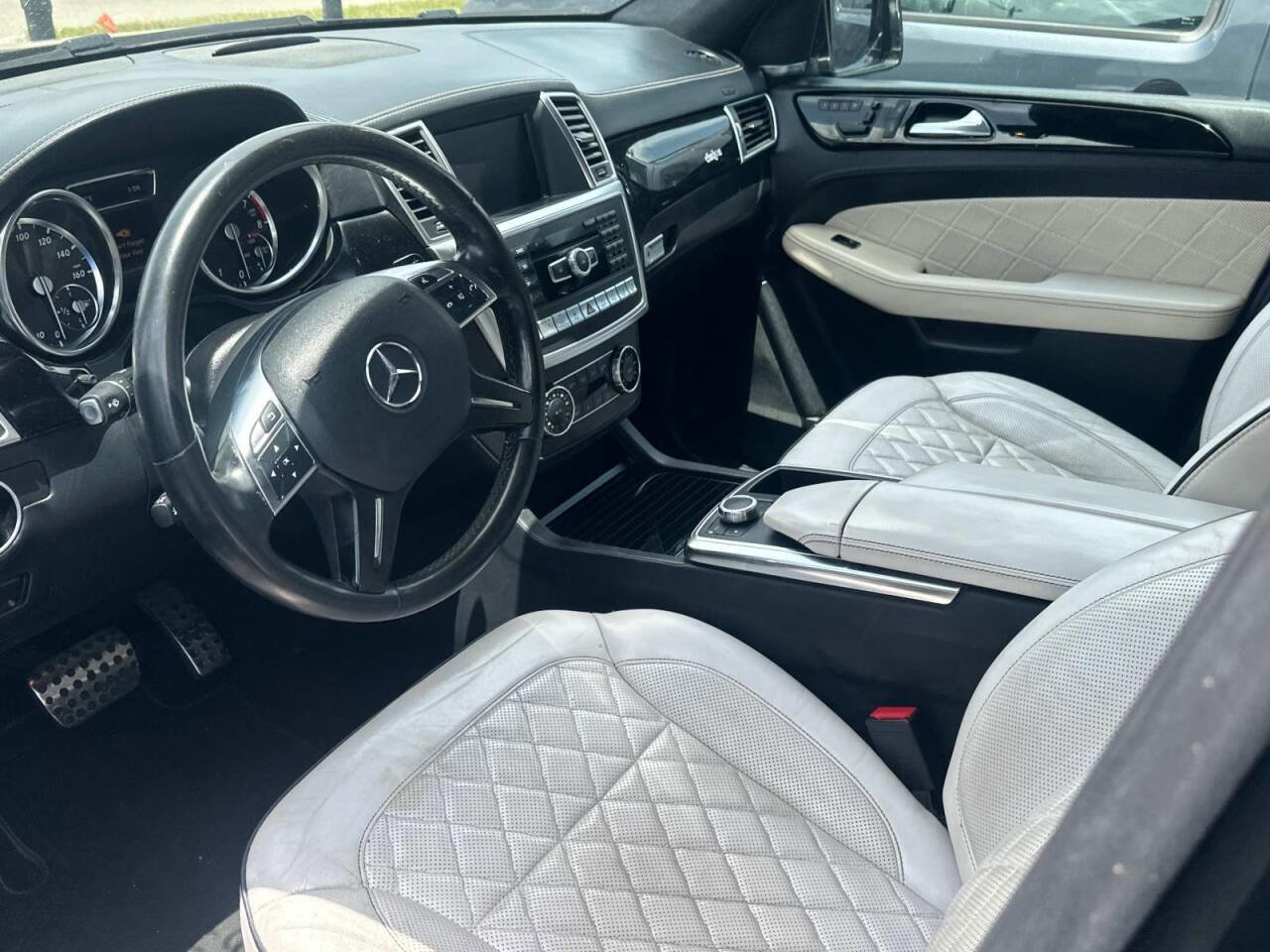 Used 2015 Mercedes-Benz ML 400 ML 400 AWD 4MATIC 4dr SUV image 8