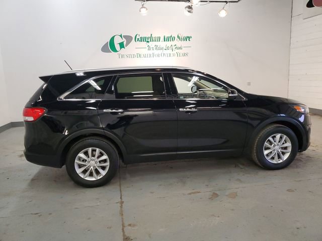 Used 2017 Kia Sorento LX image 8