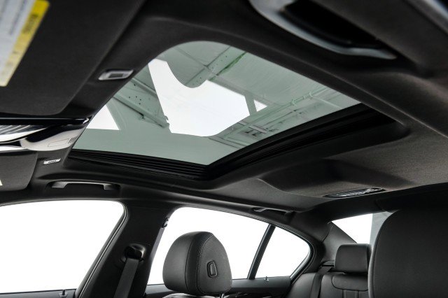 Used 2020 BMW 540i xDrive image 23