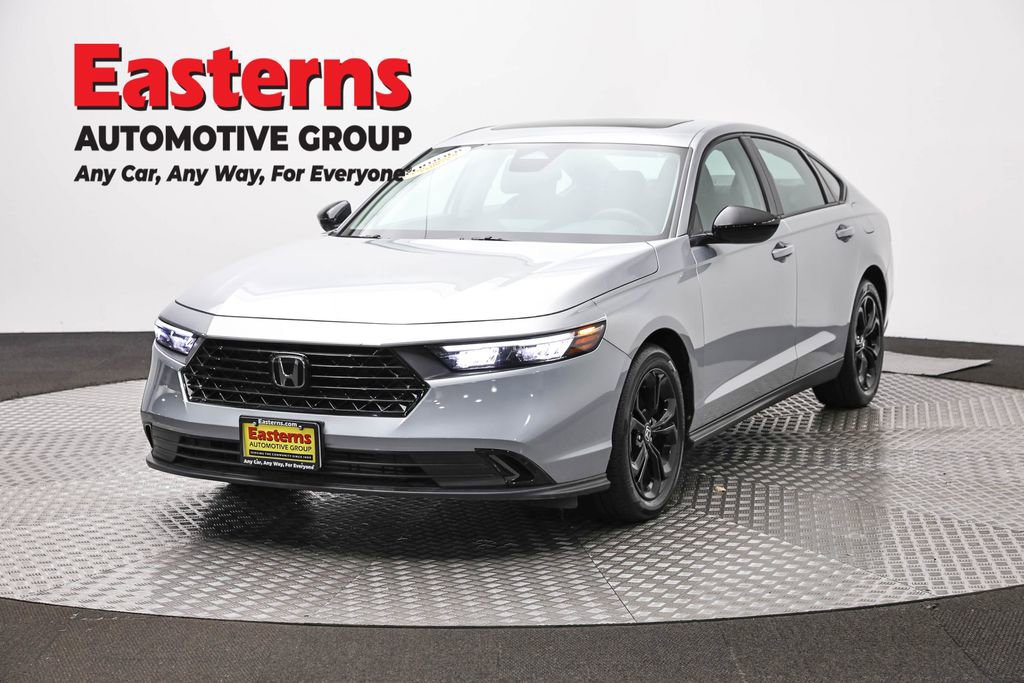 Used 2025 Honda Accord SE image 1