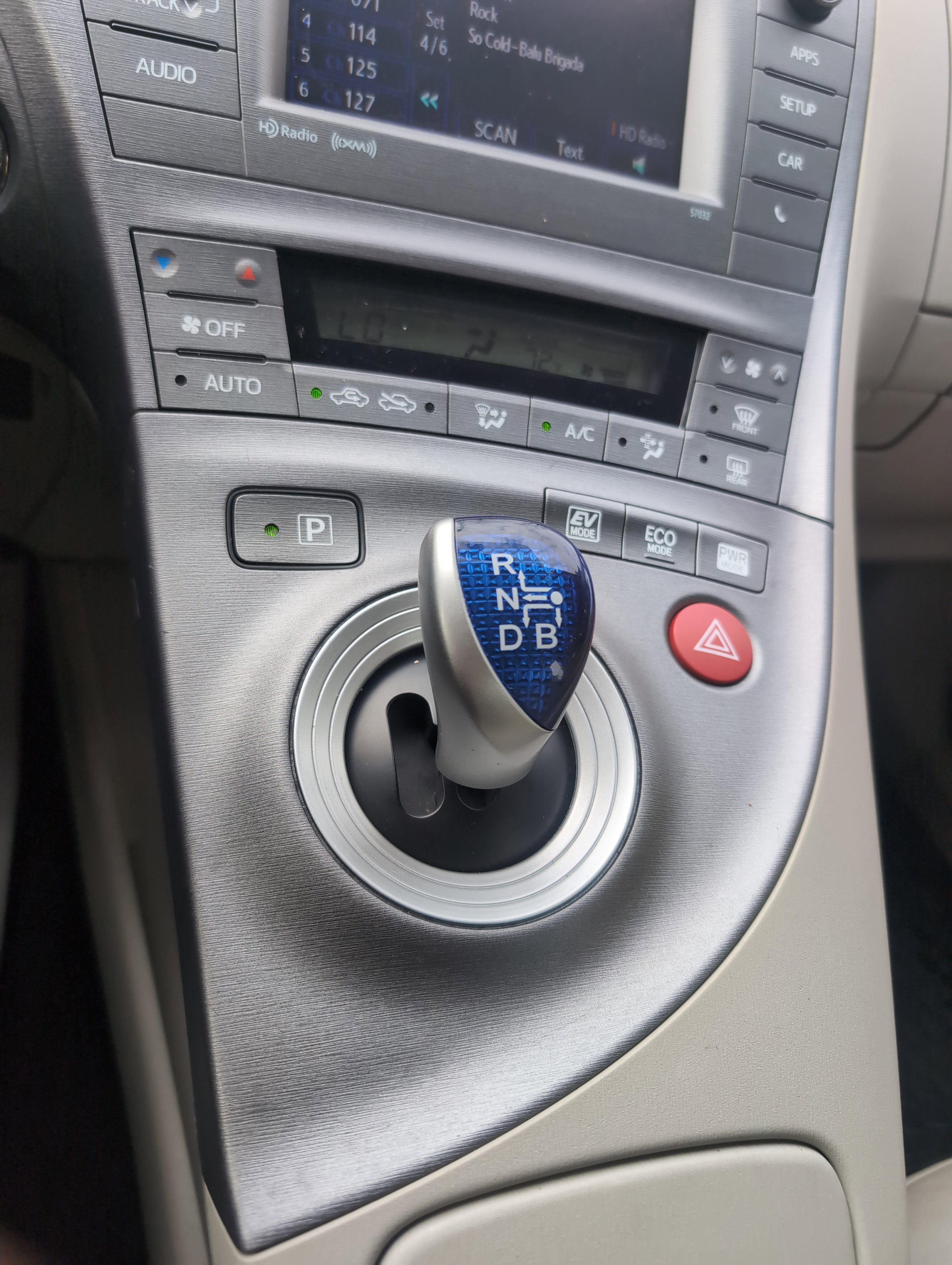 Used 2014 Toyota Prius Three w/ Solar Roof Package image 24