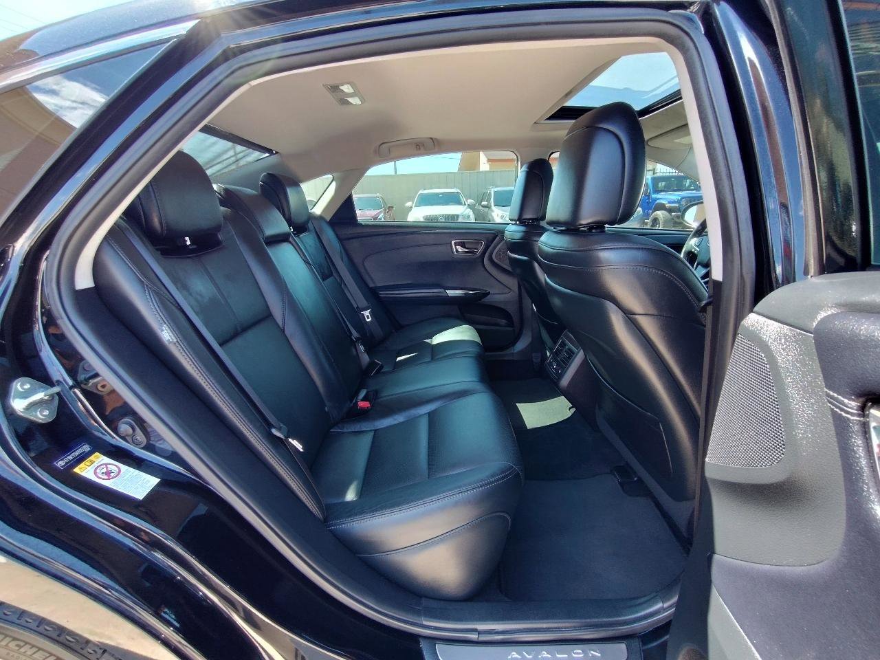 Used 2017 Toyota Avalon Limited FWD image 41