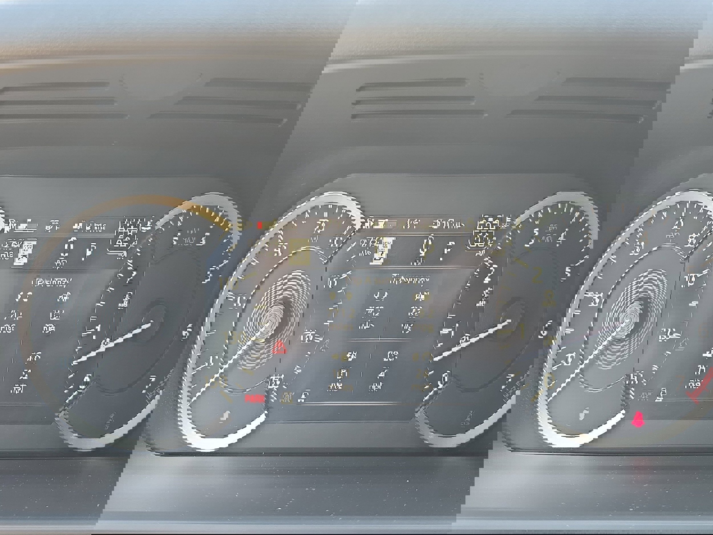 Used 2023 Land Rover Discovery S R-Dynamic image 27