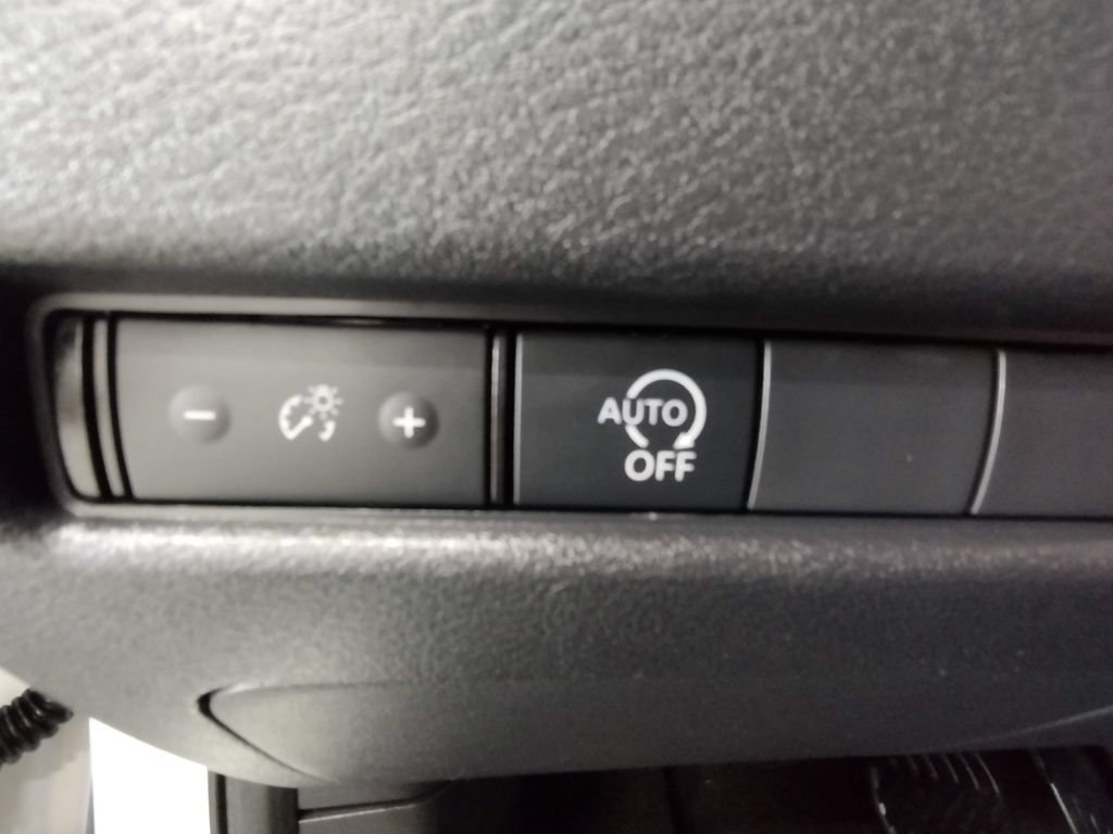 Used 2023 Nissan Rogue S AWD/4WD image 22