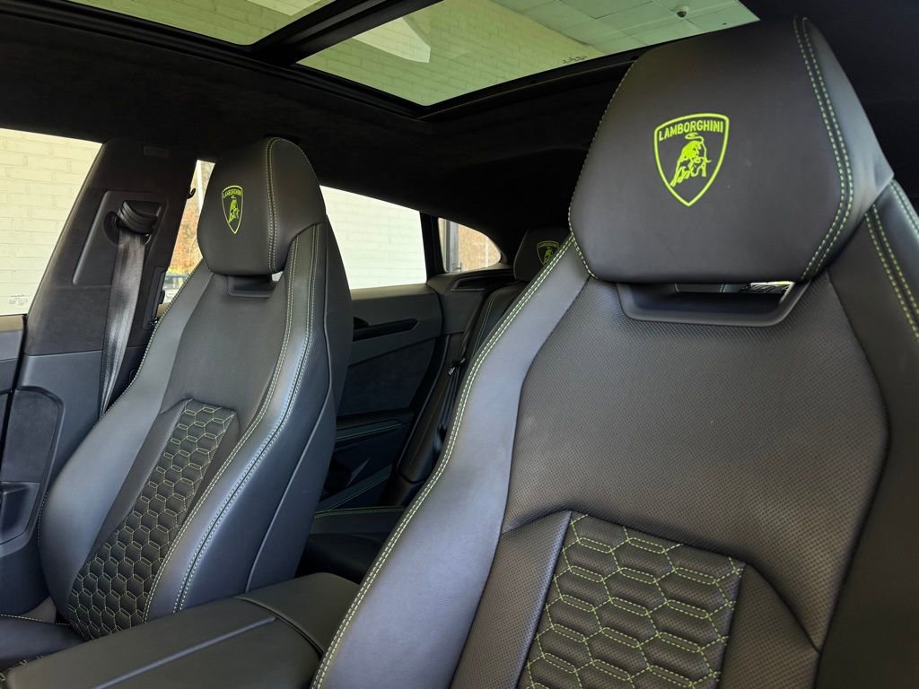 Used 2022 Lamborghini Urus image 13