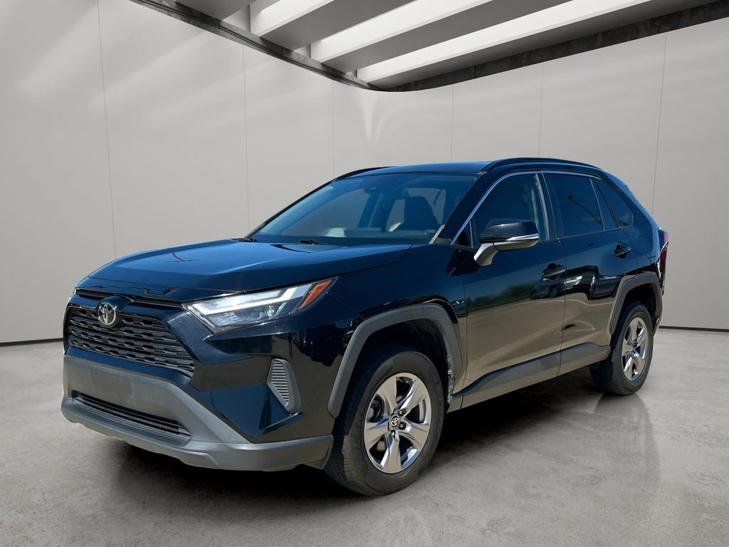 Used 2022 Toyota RAV4 XLE AWD/4WD image 11