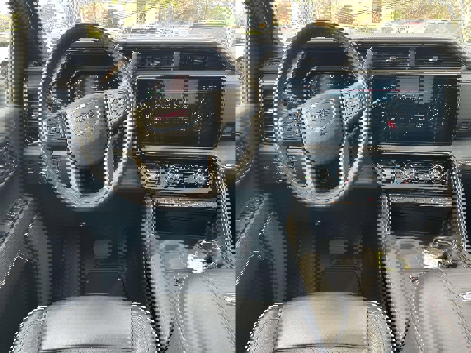 Used 2025 GMC Sierra 2500 AT4X image 11