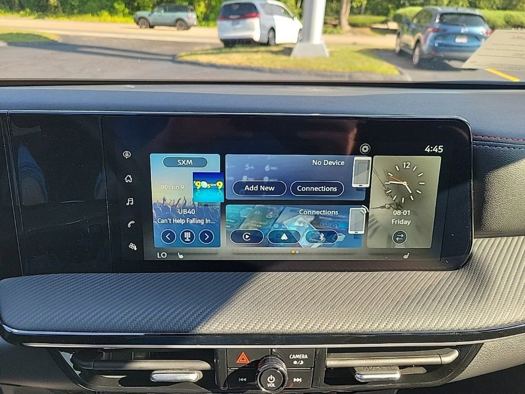 Used 2025 Nissan Kicks SR w/ SR Premium Package image 14