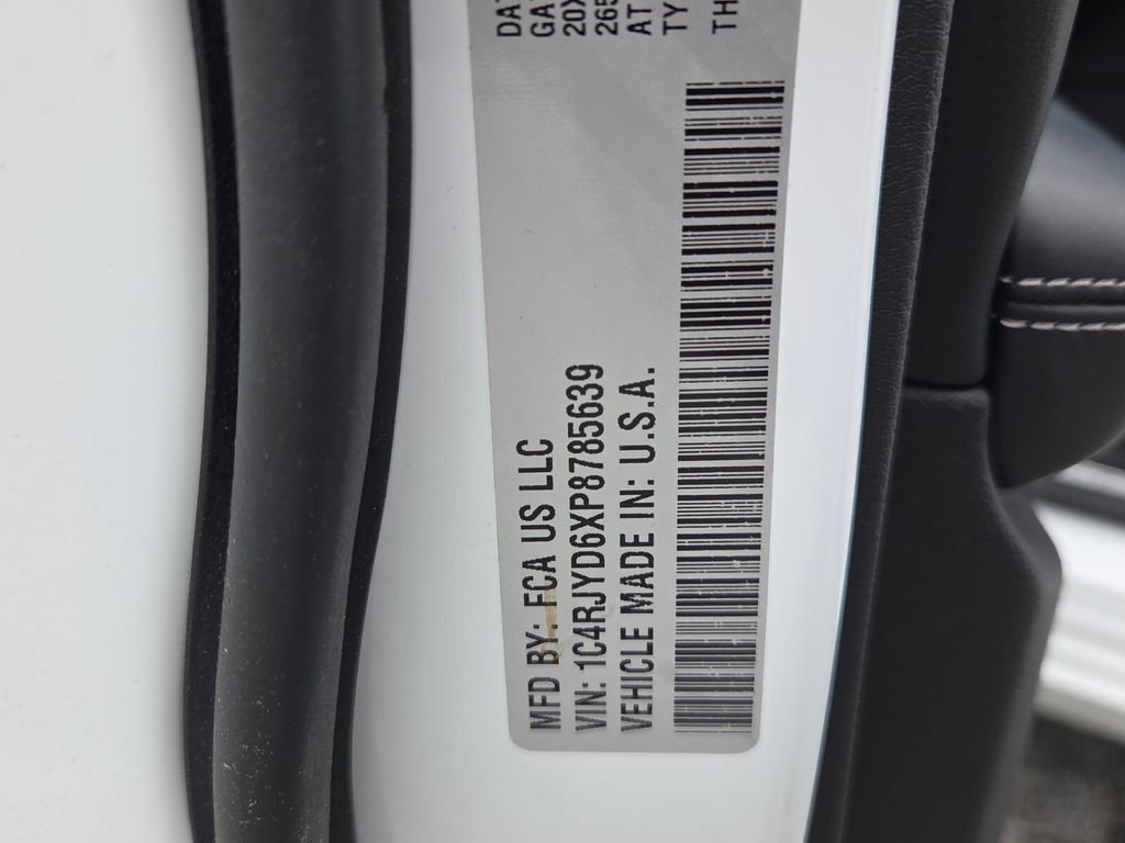 Used 2023 Jeep Grand Cherokee Overland AWD/4WD image 6