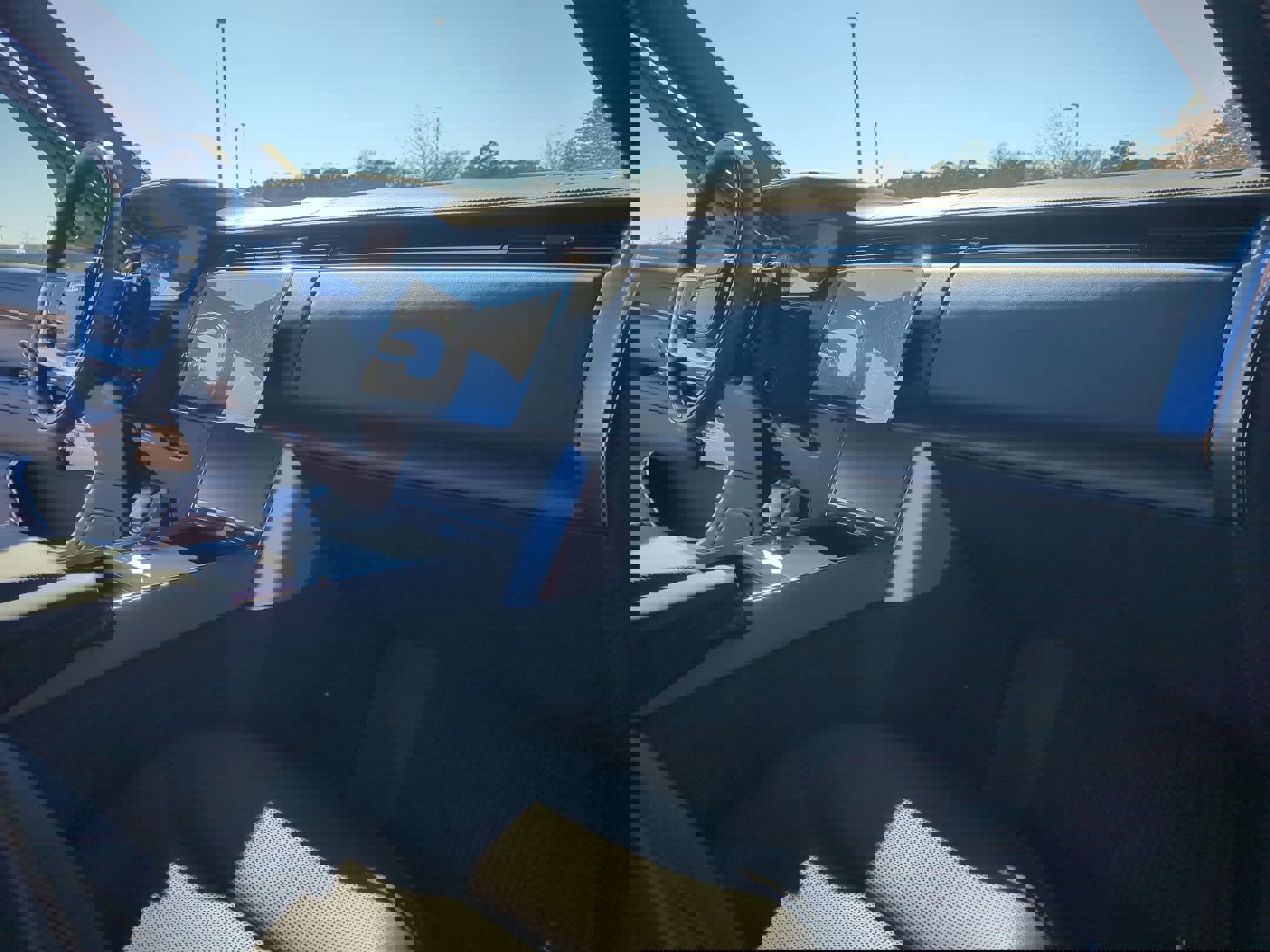 New 2026 Land Rover Range Rover SV image 23