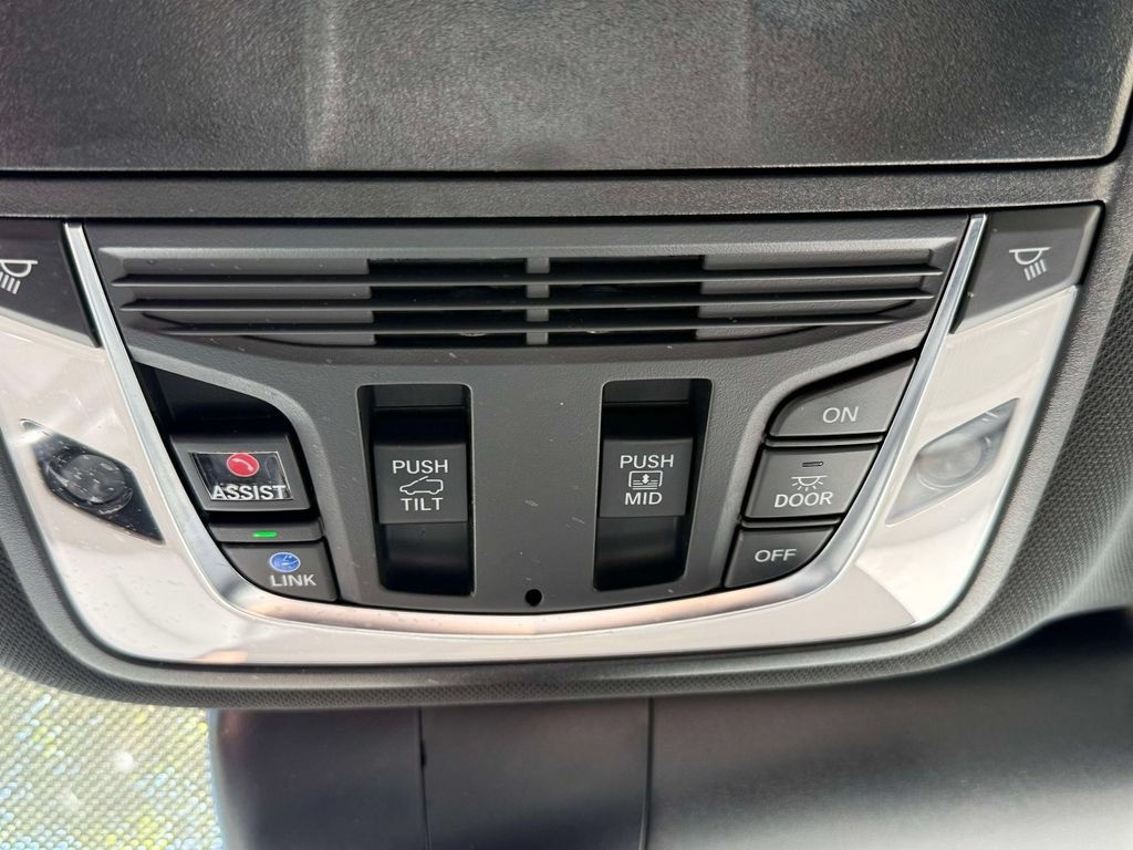 Certified 2025 Acura RDX SH-AWD image 28