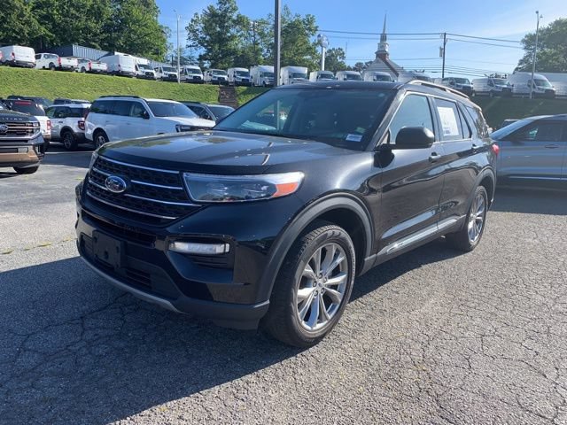 Used 2023 Ford Explorer XLT w/ Equipment Group 202A AWD/4WD image 4